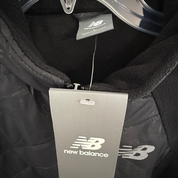 New Balance Women’s Sz Large Quilted Fleece Fitted Jacket NWT - Picture 2 of 12
